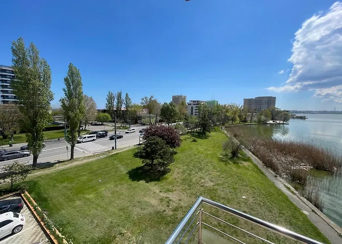 Tania Lake Apartments
